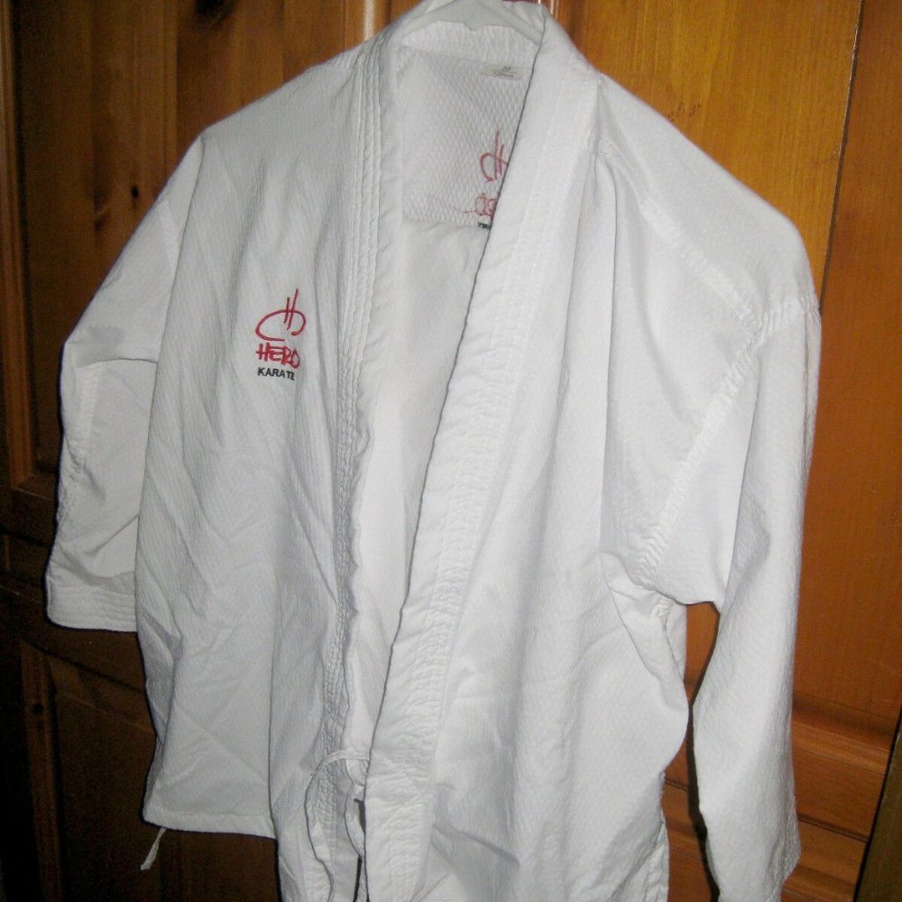 LAST ONE !! Boy Girl HERO KARATE Super Elite Uniform Outfit Set Sparing Gear W…